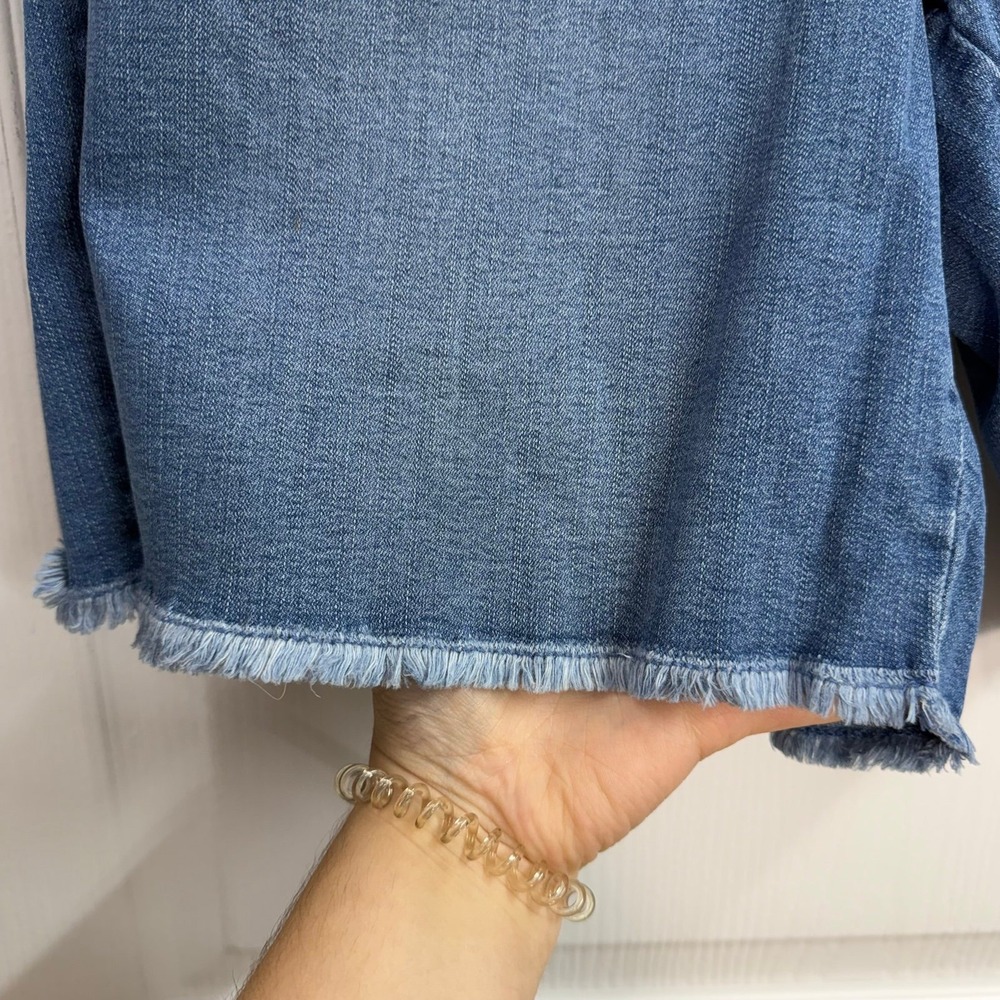 Belle Kim Gravel blue medium wash pull on fringe distressed hem stretch shorts - Picture 4 of 8